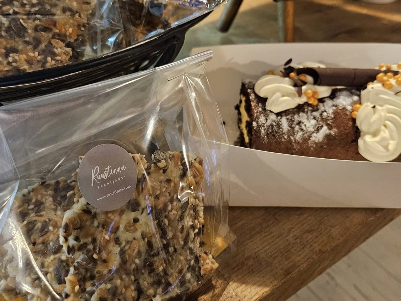 Ruustinnan supersuosittu siemennäkkäri ja suklaakakku takeaway
